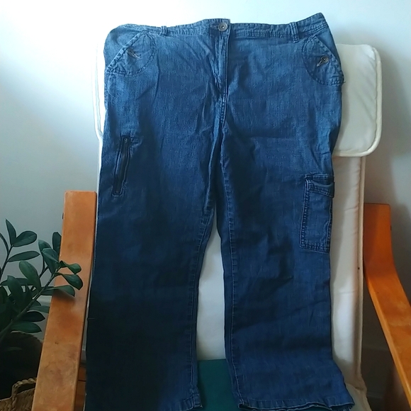 Jeans - Picture 1 of 5